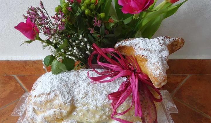 Jak upéct velikonočního beránka z kefírového těsta | recept Jak upéct velikonočního beránka z kefírového těsta | recept