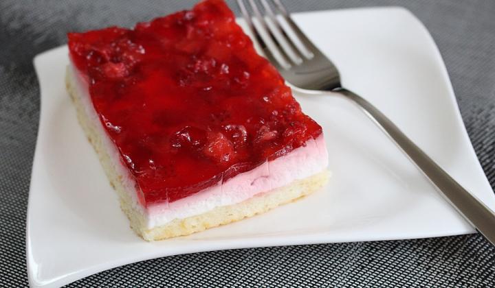 Jak udělat jahodové řezy | recept na jahodový moučník Jak udělat jahodové řezy | recept na jahodový moučník