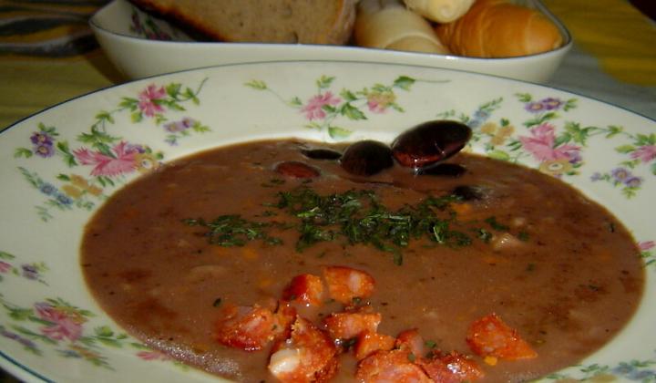 Jak udělat fazolovou polévku s klobásou | recept Jak udělat fazolovou polévku s klobásou | recept
