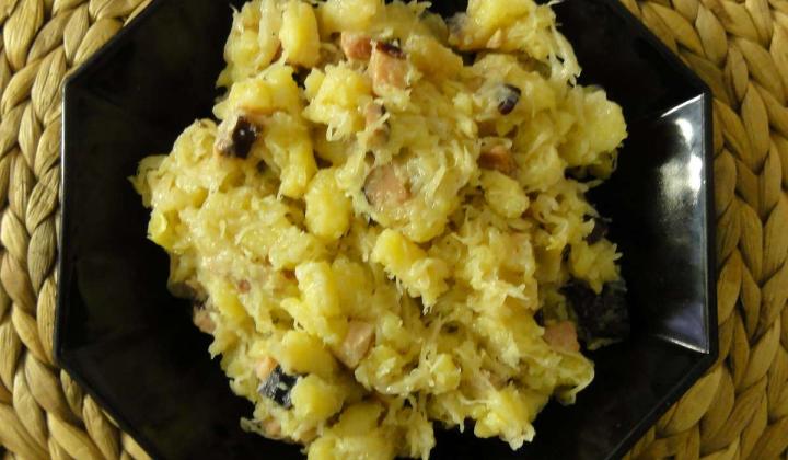Jak uvařit halušky s uzeným a kyselým zelím | recept Jak uvařit halušky s uzeným a kyselým zelím | recept