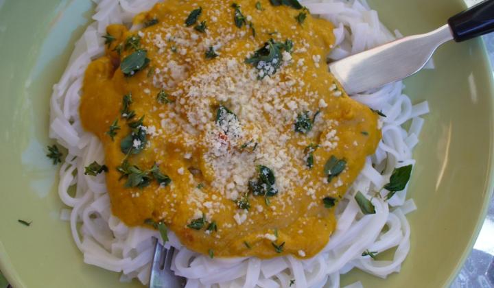 Jak uvařit dýňovo-sýrovou omáčku na těstoviny | recept Jak uvařit dýňovo-sýrovou omáčku na těstoviny | recept