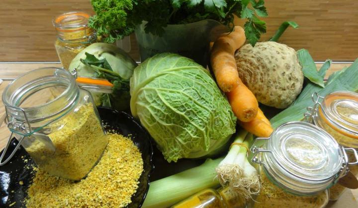Jak udělat domácí vegetu | recept na domácí ochucovadlo Jak udělat domácí vegetu | recept na domácí ochucovadlo
