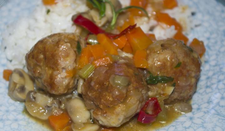 Jak připravit asijské kuličky z mletého masa s pálivou omáčkou | recept Jak připravit asijské kuličky z mletého masa s pálivou omáčkou | recept