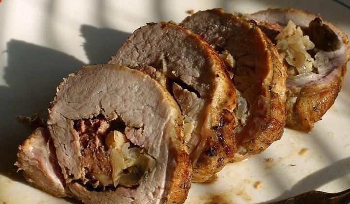 Jak připravit roládu z vepřového masa se zeleninou | recept Jak připravit roládu z vepřového masa se zeleninou | recept