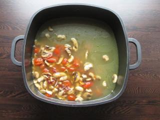Jak uvařit kuřecí polévku s kokosovým mlékem a čočkou Beluga | recept Jak uvařit kuřecí polévku s kokosovým mlékem a čočkou Beluga | recept