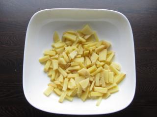 Jak upéct sytý slaný koláč z listového těsta, brambor a sýru | recept Jak upéct sytý slaný koláč z listového těsta, brambor a sýru | recept