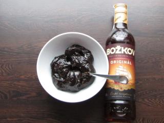 Jak snadno upéct lité řezy s tvarohovou nádivkou a švestkovými povidly | recept Jak snadno upéct lité řezy s tvarohovou nádivkou a švestkovými povidly | recept