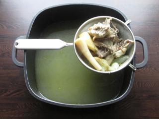 Jak uvařit kuřecí polévku s kokosovým mlékem a čočkou Beluga | recept Jak uvařit kuřecí polévku s kokosovým mlékem a čočkou Beluga | recept