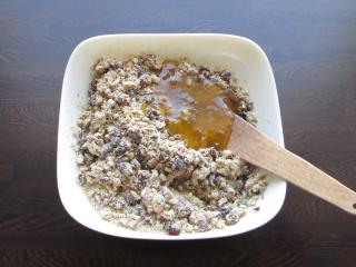 Jak upéct brusinkové müsli tyčinky s bílou čokoládou | recept Jak upéct brusinkové müsli tyčinky s bílou čokoládou | recept