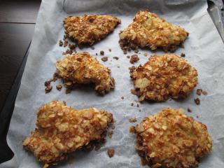 Jak připravit kuřecí plátky v chipsech | recept na řízky obalované v bramborovoých lupíncích Jak připravit kuřecí plátky v chipsech | recept na řízky obalované v bramborovoých lupíncích