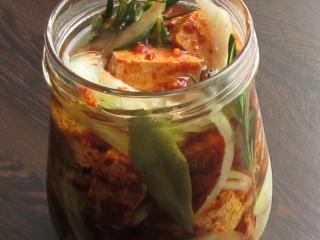 Jak naložit tofu se sušenými rajčaty | recept Jak naložit tofu se sušenými rajčaty | recept