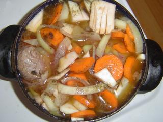 Jak udělat hovězí konfitovanou kližku na víně | recept Jak udělat hovězí konfitovanou kližku na víně | recept