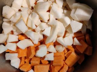 Jak uvařit batátovou polévku s jablky nebo mrkví | recept Jak uvařit batátovou polévku s jablky nebo mrkví | recept