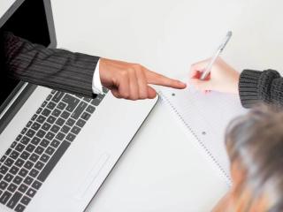 Jak založit s. r. o.? Zvládnete to i online a z pohodlí domova Jak založit s. r. o.? Zvládnete to i online a z pohodlí domova