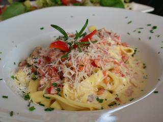Jak udělat tagliatelle s pastou z pečených paprik | recept Jak udělat tagliatelle s pastou z pečených paprik | recept